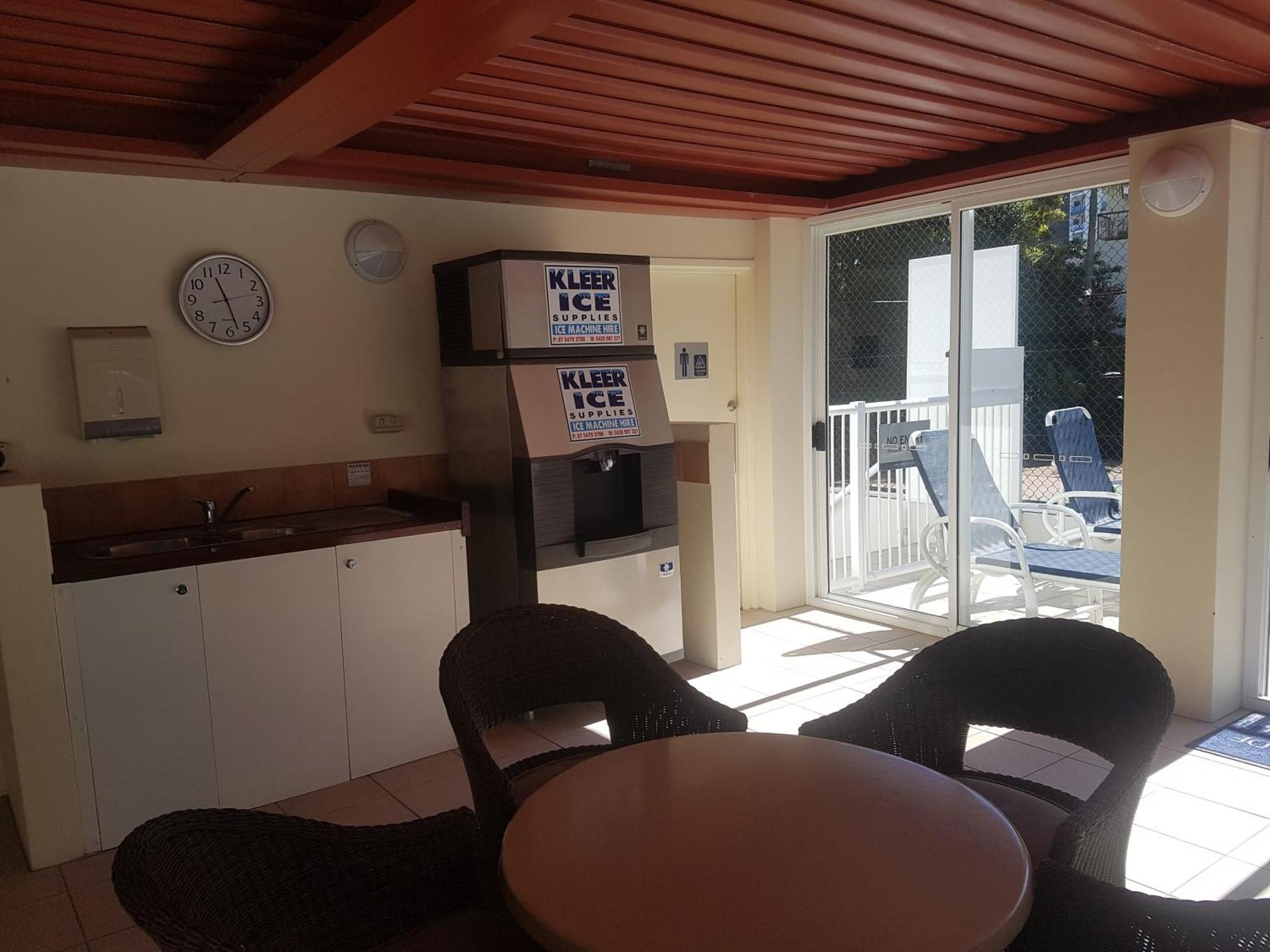 Surfers/Broadbeach Pool View. Free Parking & Wifi Gold Coast Exterior foto